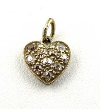 Heart-shaped pendant in white gold with diamonds