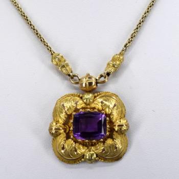 Gold colier with amethyst
